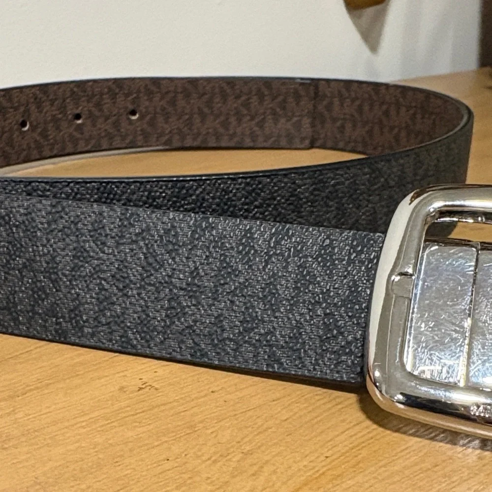 MICHAEL Michael Kors Black with Brown Reverse Logo-Print Belt with Silver Buckle - Picture 2 of 9